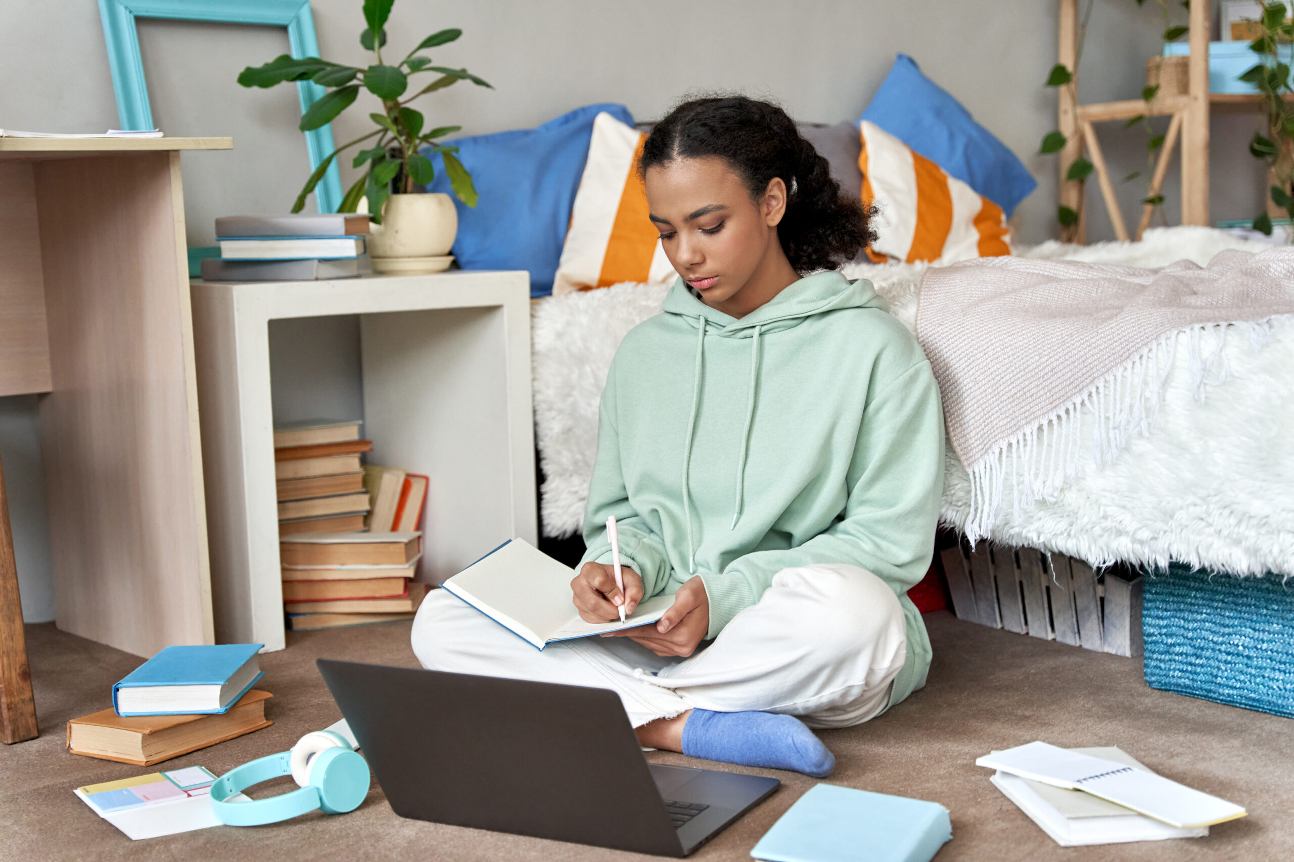 How To Stay Consistent In Studies Without Losing Interest