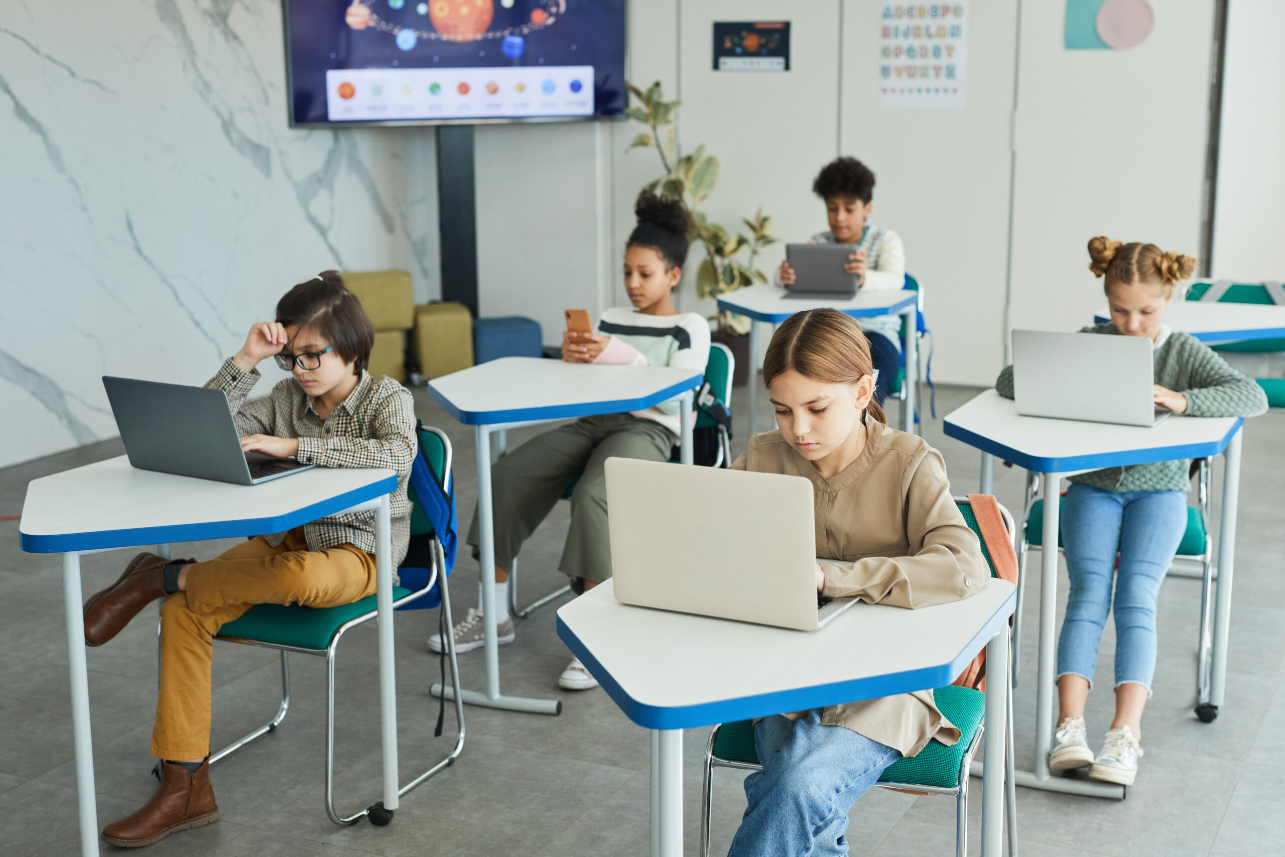 Why Hybrid Learning Is Becoming Popular In Education