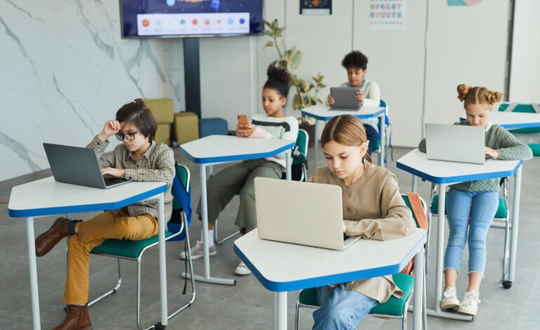 Why Hybrid Learning Is Becoming Popular In Education