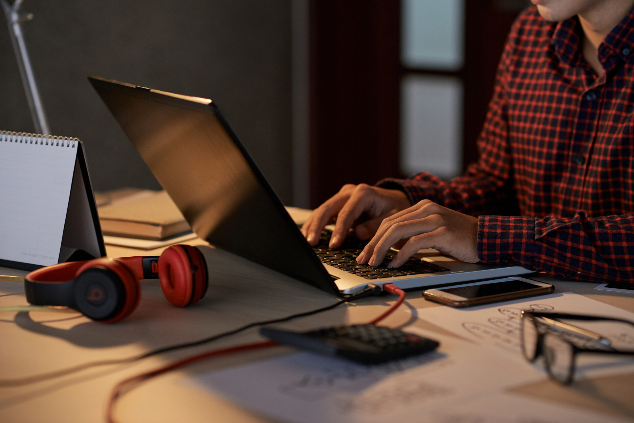 How Skill Based Courses Help Students Earn While Learning